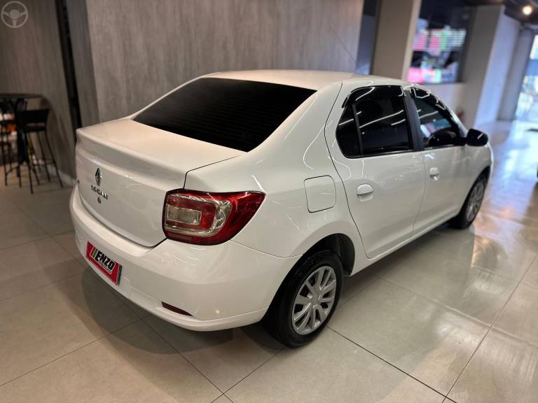 RENAULT - LOGAN 1.0 EXPRESSION 16V FLEX 4P MANUAL - 2015/2015 - BRANCA - R$ 36.900,00