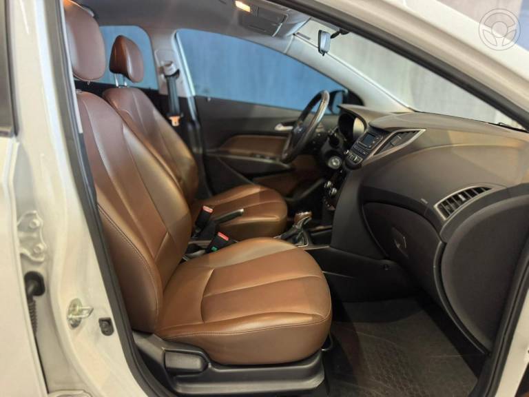 HYUNDAI - HB20X 1.6 16V PREMIUM FLEX 4P AUTOMÁTICO - 2016/2017 - BRANCA - R$ 71.900,00