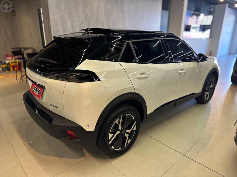 PEUGEOT - 2008 1.0 TURBO GT 200 FLEX 4P AUTOMÁTICO - 2024/2025 - BRANCA - R$ 154.900,00
