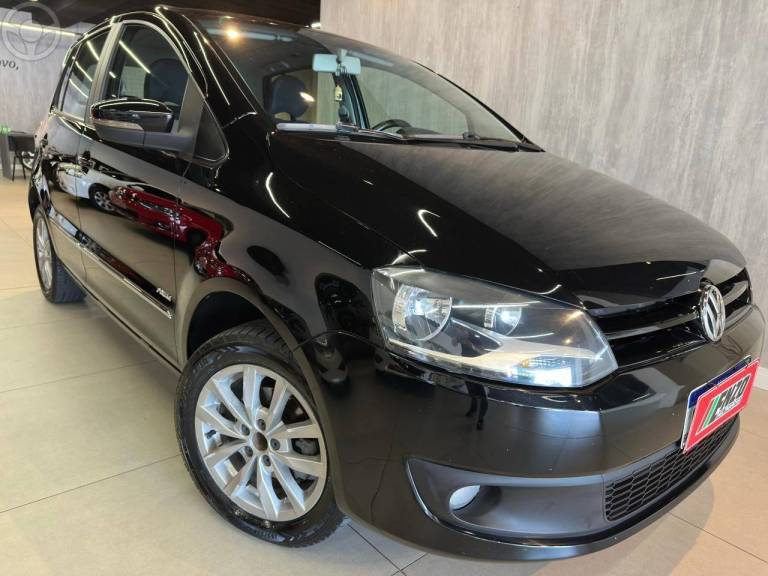 VOLKSWAGEN - FOX 1.6 MI PRIME 8V FLEX 4P MANUAL - 2012/2013 - PRETA - R$ 43.900,00