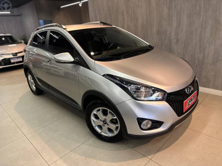 HYUNDAI - HB20X 1.6 16V PREMIUM FLEX 4P AUTOMÁTICO - 2014/2015 - PRATA - R$ 61.900,00
