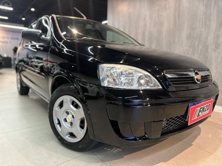 CHEVROLET - CORSA 1.4 MPFI MAXX 8V FLEX 4P MANUAL - 2010/2011 - PRETA - R$ 31.900,00