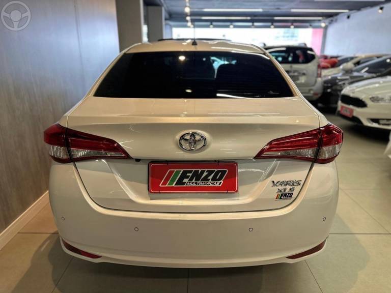 TOYOTA - YARIS 1.5 XLS CONNECT SEDAN 16V FLEX 4P AUTOMÁTICO - 2022/2023 - BRANCA - R$ 104.900,00