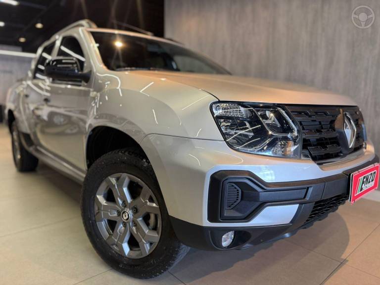 RENAULT - OROCH 1.6 16V SCE INTENSE FLEX 4P MANUAL - 2022/2023 - PRATA - R$ 91.900,00