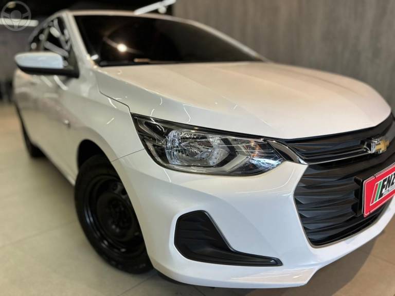 CHEVROLET - ONIX 1.0 LT 12V FLEX 4P MANUAL - 2020/2020 - BRANCA - R$ 59.900,00
