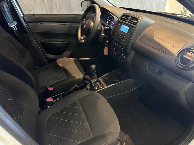 RENAULT - KWID 1.0 12V SCE FLEX ZEN MANUAL - 2021/2022 - BRANCA - R$ 46.900,00