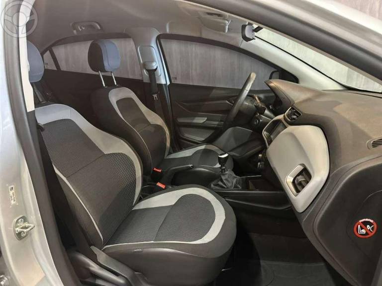 CHEVROLET - ONIX 1.0 MPFI LT 8V FLEX 4P MANUAL - 2016/2016 - PRATA - R$ 47.900,00