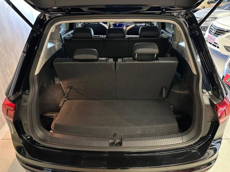VOLKSWAGEN - TIGUAN 1.4 ALLSPACE COMFORT 250 TSI FLEX 4P - 2019/2020 - PRETA - R$ 134.900,00