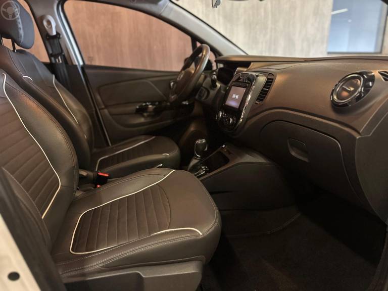 RENAULT - CAPTUR 1.6 16V FLEX INTENSE AUTOMÁTICO - 2019/2019 - BRANCA - R$ 75.900,00
