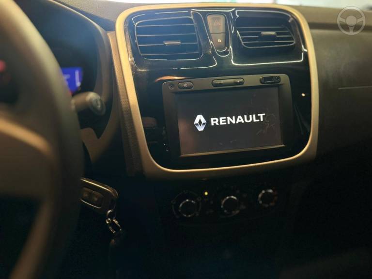 RENAULT - SANDERO 1.6 EXPRESSION 8V FLEX 4P AUTOMATIZADO - 2016/2017 - BRANCA - R$ 45.900,00