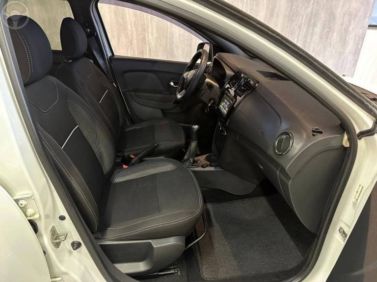 RENAULT - LOGAN 1.0 ZEN 12V FLEX 4P MANUAL - 2019/2020 - BRANCA - R$ 47.900,00