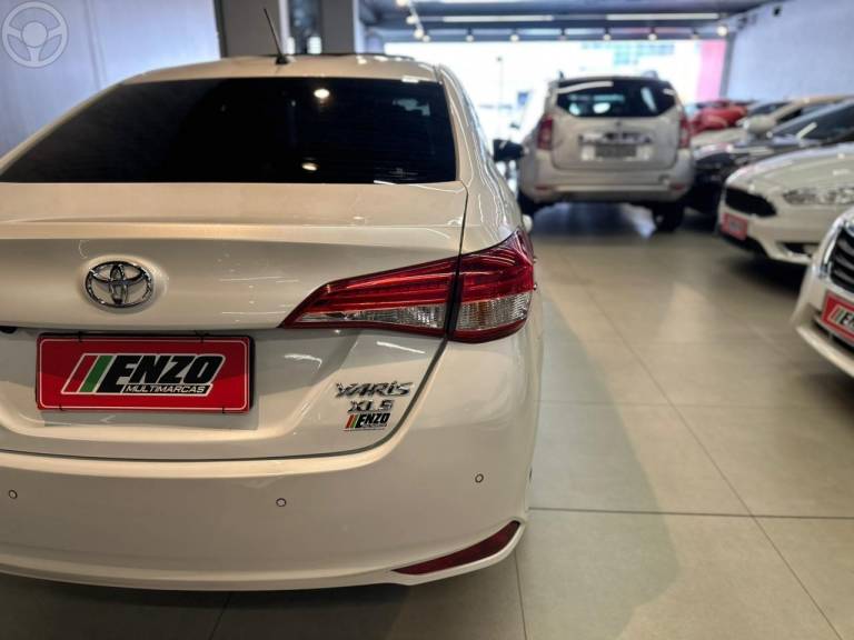 TOYOTA - YARIS 1.5 XLS CONNECT SEDAN 16V FLEX 4P AUTOMÁTICO - 2022/2023 - BRANCA - R$ 104.900,00