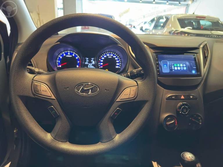 HYUNDAI - HB20 1.0 COMFORT 12V FLEX 4P MANUAL - 2015/2015 - PRATA - R$ 45.900,00