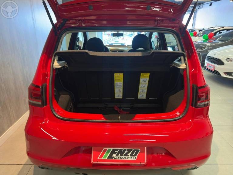 VOLKSWAGEN - FOX 1.6 MI HIGHLINE 8V FLEX 4P MANUAL - 2015/2016 - VERMELHA - R$ 54.900,00