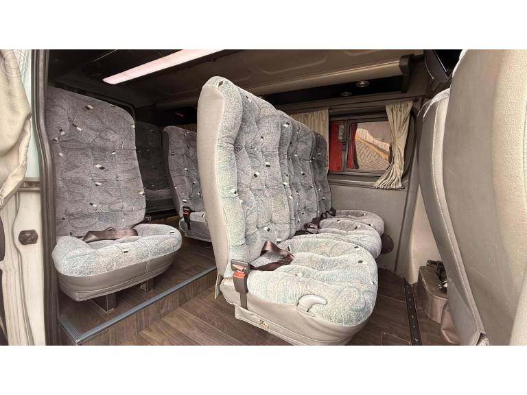 RENAULT - MASTER 2.3 DCI MINIBUS EXECUTIVE L3H2 1 16V DIESEL 4P MANUAL - 2019/2020 - BRANCA - R$ 219.900,00