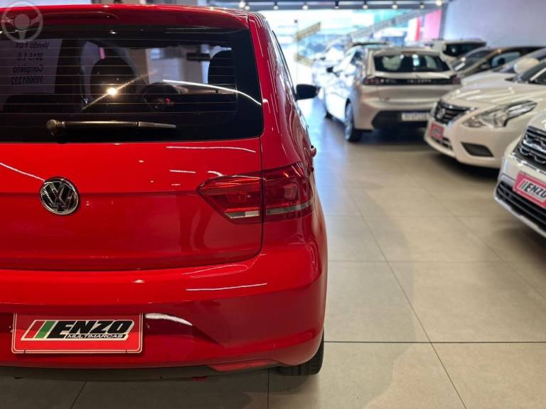VOLKSWAGEN - FOX 1.0 MI TRENDLINE 8V FLEX 4P MANUAL - 2014/2015 - VERMELHA - R$ 43.900,00