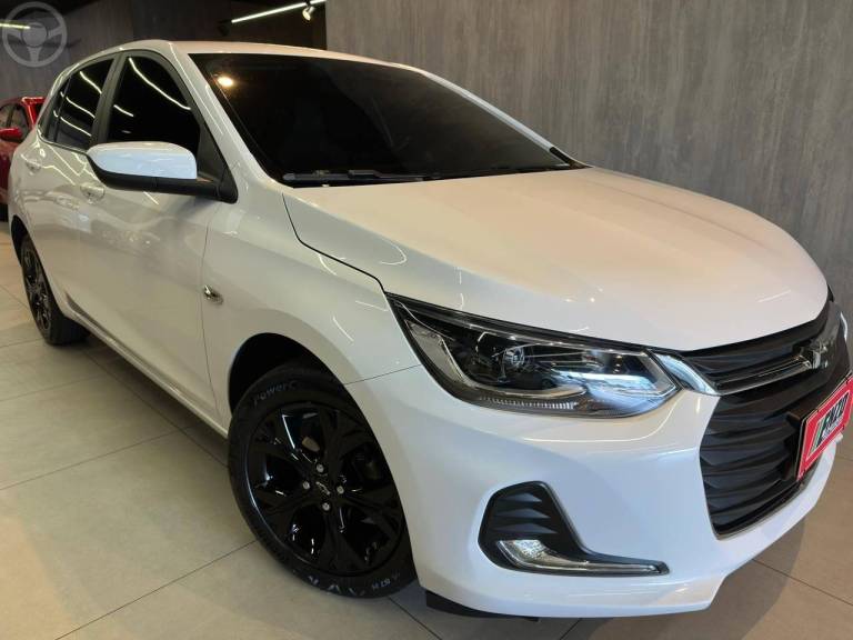 CHEVROLET - ONIX 1.0 PREMIER 12V TURBO FLEX 4P AUTOMÁTICO - 2020/2021 - BRANCA - R$ 78.900,00