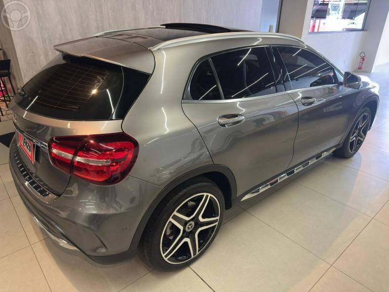 MERCEDES-BENZ - GLA 250 2.0 SPORT 16V TURBO 4X2 4P AUTOMÁTICA - 2018/2018 - CINZA - R$ 149.900,00