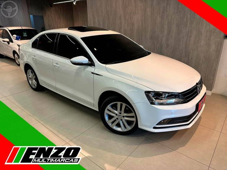VOLKSWAGEN - JETTA 2.0 TSI HIGHLINE 211CV 4P TIPTRONIC - 2017/2017 - BRANCA - R$ 110.900,00