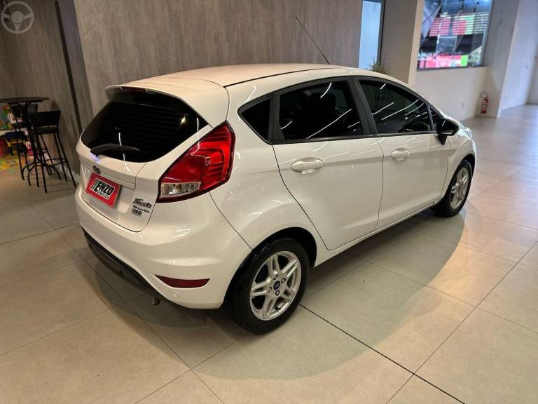 FORD - FIESTA 1.6 SEL HATCH 16V FLEX 4P AUTOMÁTICO - 2018/2018 - BRANCA - R$ 62.900,00