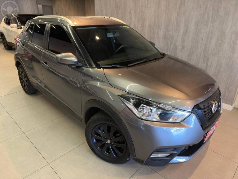 NISSAN - KICKS 1.6 ACTIVE 16V FLEX 4P AUTOMÁTICO - 2020/2021 - CINZA - R$ 88.900,00