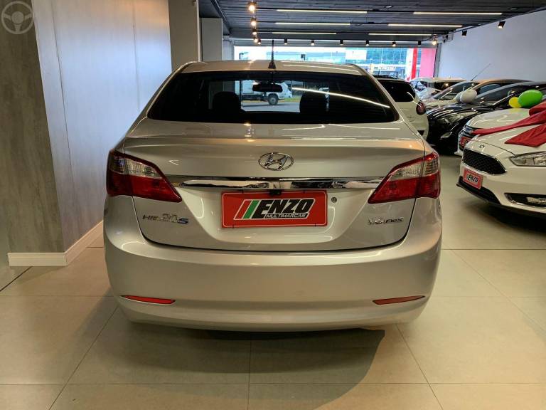 HYUNDAI - HB20S 1.6 COMFORT STYLE 16V FLEX 4P MANUAL - 2014/2015 - PRATA - R$ 50.900,00