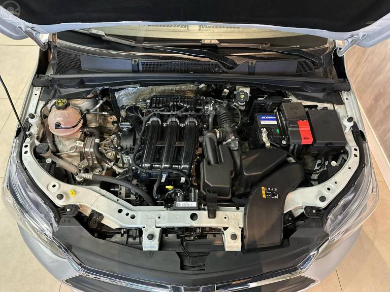 CHEVROLET - ONIX 1.0 LT 12V FLEX 4P MANUAL - 2022/2023 - PRATA - R$ 74.900,00