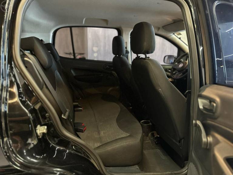 FIAT - UNO 1.0 EVO ATTRACTIVE 8V FLEX 4P MANUAL - 2018/2019 - PRETA - R$ 42.900,00