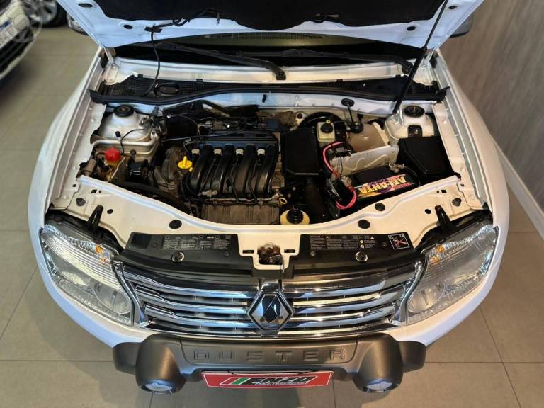 RENAULT - DUSTER 1.6 4X2 16V FLEX 4P MANUAL - 2014/2015 - BRANCA - R$ 56.900,00