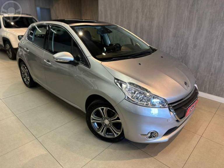PEUGEOT - 208 1.6 GRIFFE 16V FLEX 4P MANUAL - 2014/2014 - PRATA - R$ 42.900,00