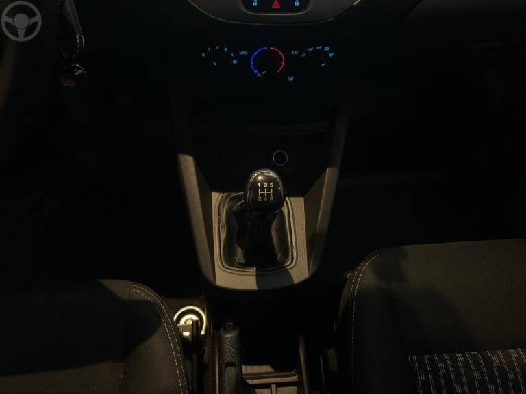 FORD - KA 1.0 SE PLUS 12V FLEX 4P MANUAL - 2018/2019 - BRANCA - R$ 48.900,00