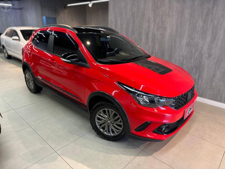 FIAT - ARGO 1.3 FIREFLY TREKKING FLEX 4P MANUAL - 2022/2022 - VERMELHA - R$ 75.900,00