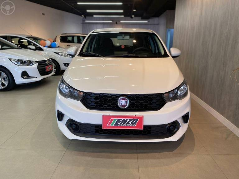 FIAT - ARGO 1.0 DRIVE 6V FLEX 4P MANUAL - 2018/2019 - BRANCA - R$ 53.900,00