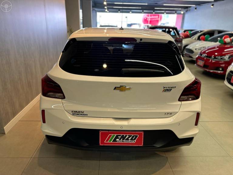 CHEVROLET - ONIX 1.0 LTZ 12V TURBO FLEX 4P MANUAL - 2021/2021 - BRANCA - R$ 73.900,00