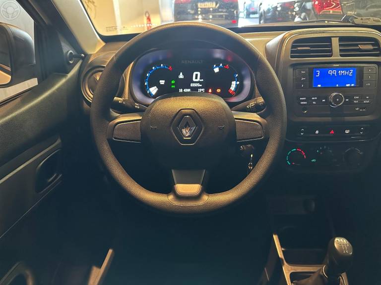 RENAULT - KWID 1.0 12V SCE FLEX ZEN MANUAL - 2021/2022 - BRANCA - R$ 46.900,00