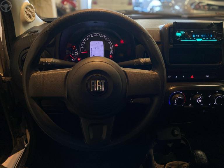 FIAT - MOBI 1.0 8V EVO FLEX LIKE. MANUAL - 2023/2023 - PRATA - R$ 53.900,00
