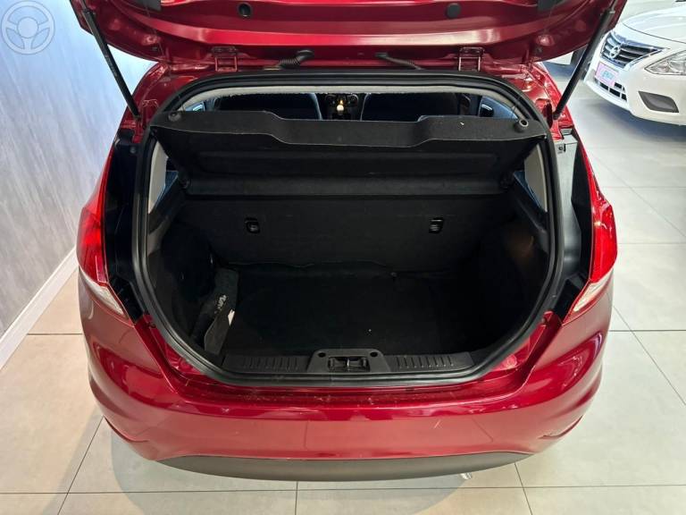 FORD - FIESTA 1.5 S HATCH 16V FLEX 4P MANUAL - 2013/2014 - VERMELHA - R$ 41.900,00