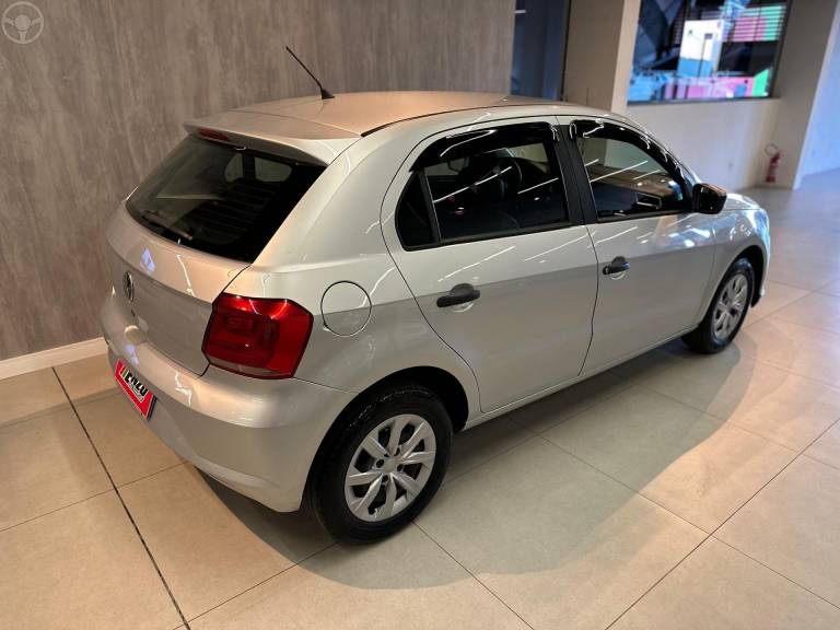VOLKSWAGEN - GOL 1.0 12V MPI TOTALFLEX 4P MANUAL - 2018/2019 - PRATA - R$ 43.900,00
