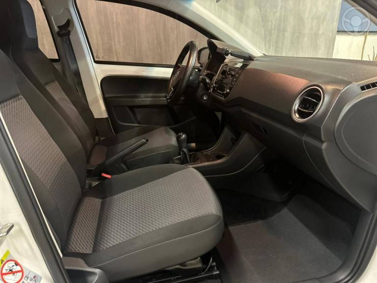 VOLKSWAGEN - UP 1.0 MPI MOVE UP 12V FLEX 4P MANUAL - 2018/2019 - BRANCA - R$ 57.900,00