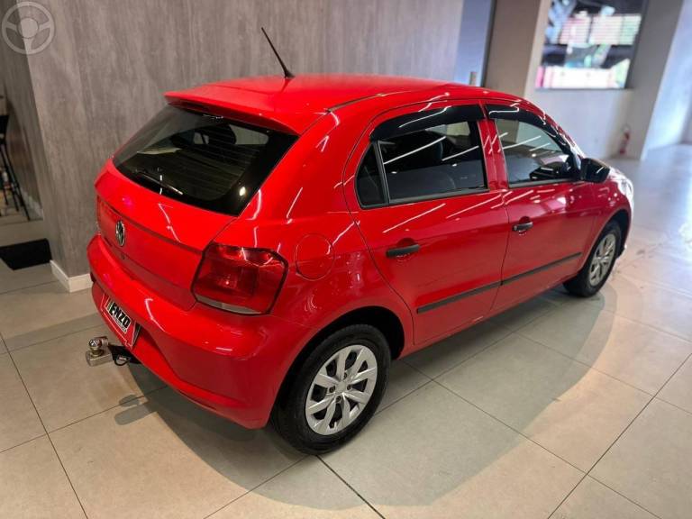 VOLKSWAGEN - GOL 1.0 12V MPI TOTALFLEX 4P MANUAL - 2022/2023 - VERMELHA - R$ 55.900,00