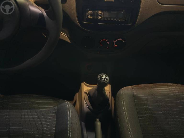 FIAT - PALIO 1.0 MPI ATTRACTIVE 8V FLEX 4P MANUAL - 2013/2014 - CINZA - R$ 38.900,00