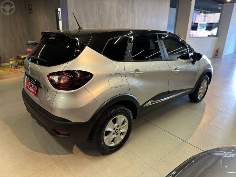 RENAULT - CAPTUR 1.6 LIFE 16V FLEX 4P AUTOMÁTICO - 2019/2019 - PRATA - R$ 78.900,00