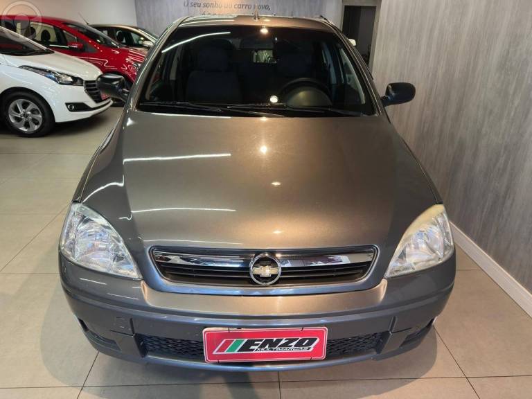 CHEVROLET - CORSA 1.4 MPFI MAXX 8V FLEX 4P MANUAL - 2010/2011 - CINZA - R$ 31.900,00