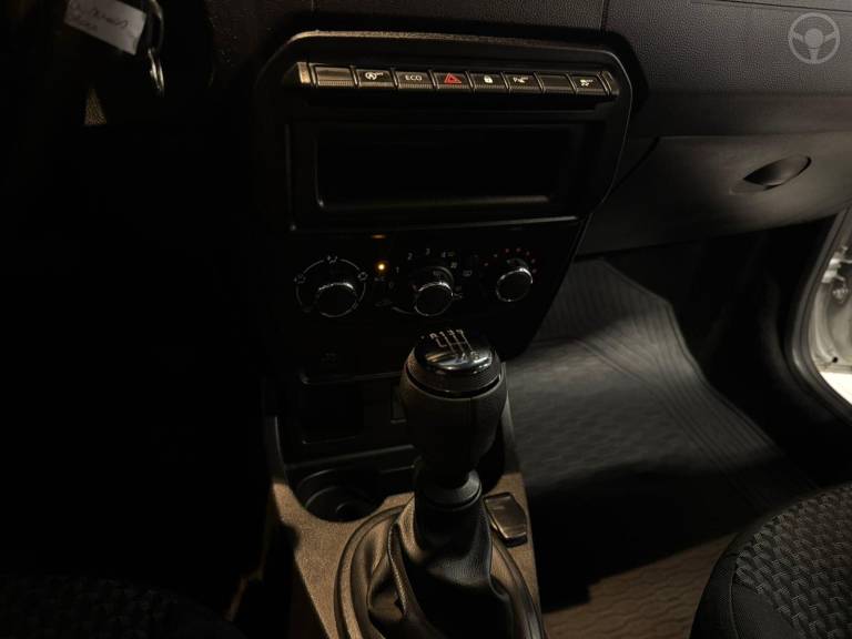 RENAULT - OROCH 1.6 16V SCE INTENSE FLEX 4P MANUAL - 2022/2023 - PRATA - R$ 91.900,00