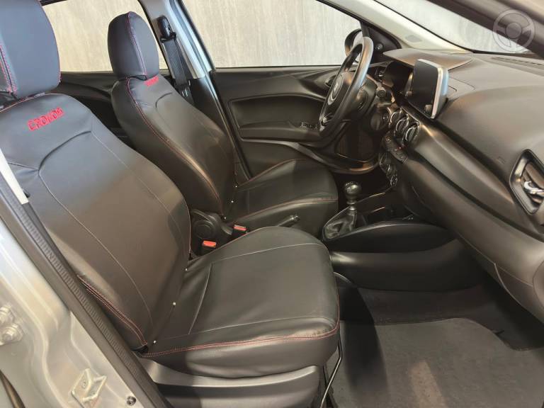 FIAT - CRONOS 1.0 FIREFLY DRIVE FLEX 4P MANUAL - 2024/2025 - PRATA - R$ 83.900,00