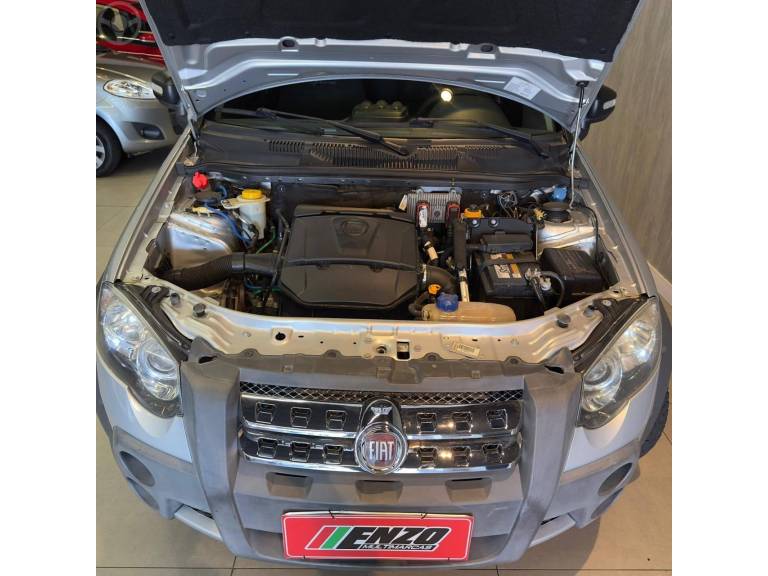 FIAT - STRADA 1.8 MPI ADVENTURE CD 8V FLEX 2P MANUAL - 2011/2012 - PRATA - R$ 55.900,00