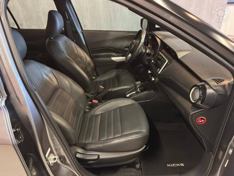 NISSAN - KICKS 1.6 16V FLEX SL PACK TECH 4P XTRONIC - 2017/2018 - CINZA - R$ 84.900,00