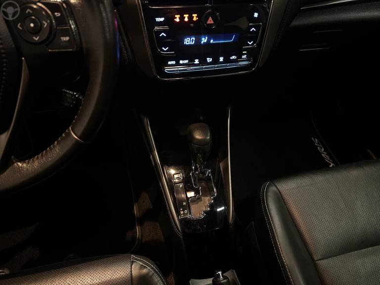 TOYOTA - YARIS 1.5 XLS SEDAN 16V FLEX 4P AUTOMÁTICO - 2022/2023 - BRANCA - R$ 104.900,00