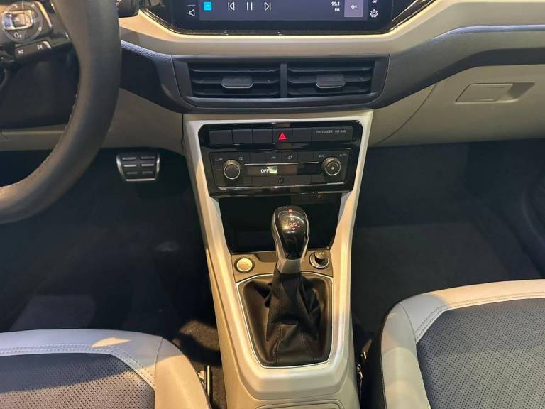 VOLKSWAGEN - T-CROSS 1.4 HIGHLINE TSI 16V FLEX 4P AUTOMÁTICO - 2020/2021 - CINZA - R$ 117.900,00