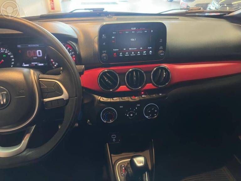 FIAT - ARGO 1.8 E.TORQ FLEX HGT AT6 - 2020/2021 - BRANCA - R$ 83.900,00